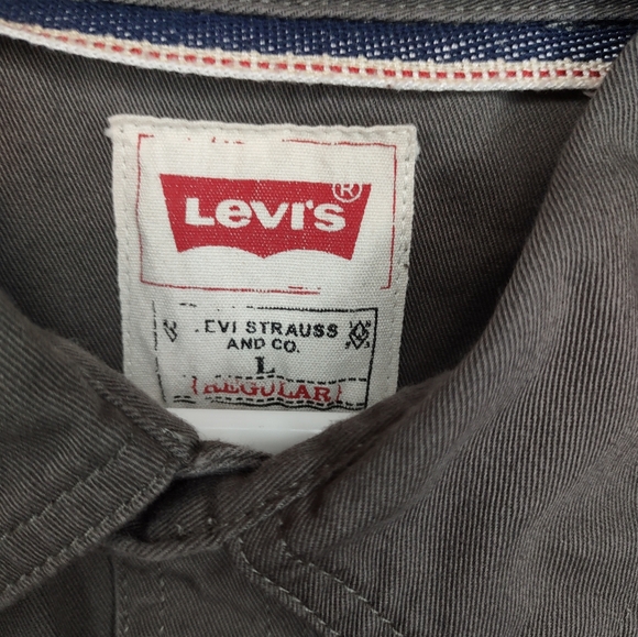 Grey Levi's Heavy Duty Two Pocket Button Down - Picture 3 of 6
